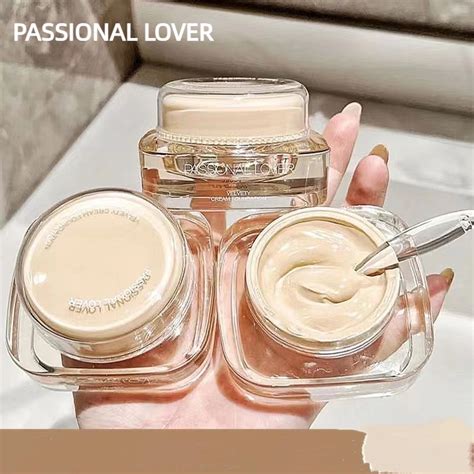 concealer that doesn't rub off.